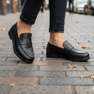 Gloria Vanderbilt Black Leather Loafers